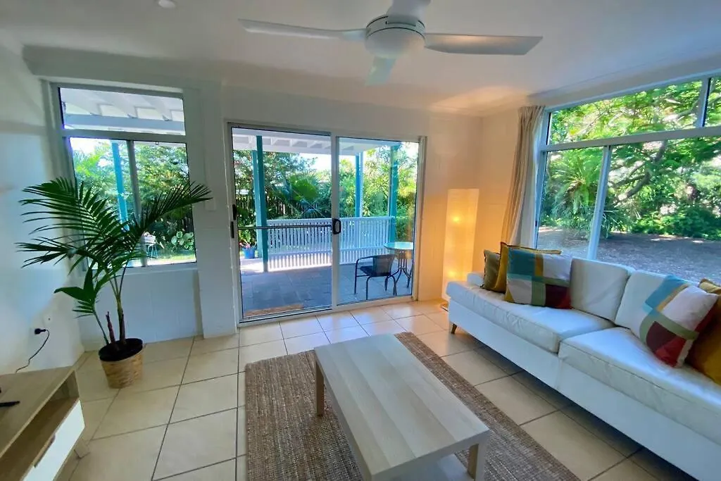 Tree Escape Apartment Rainbow Beach